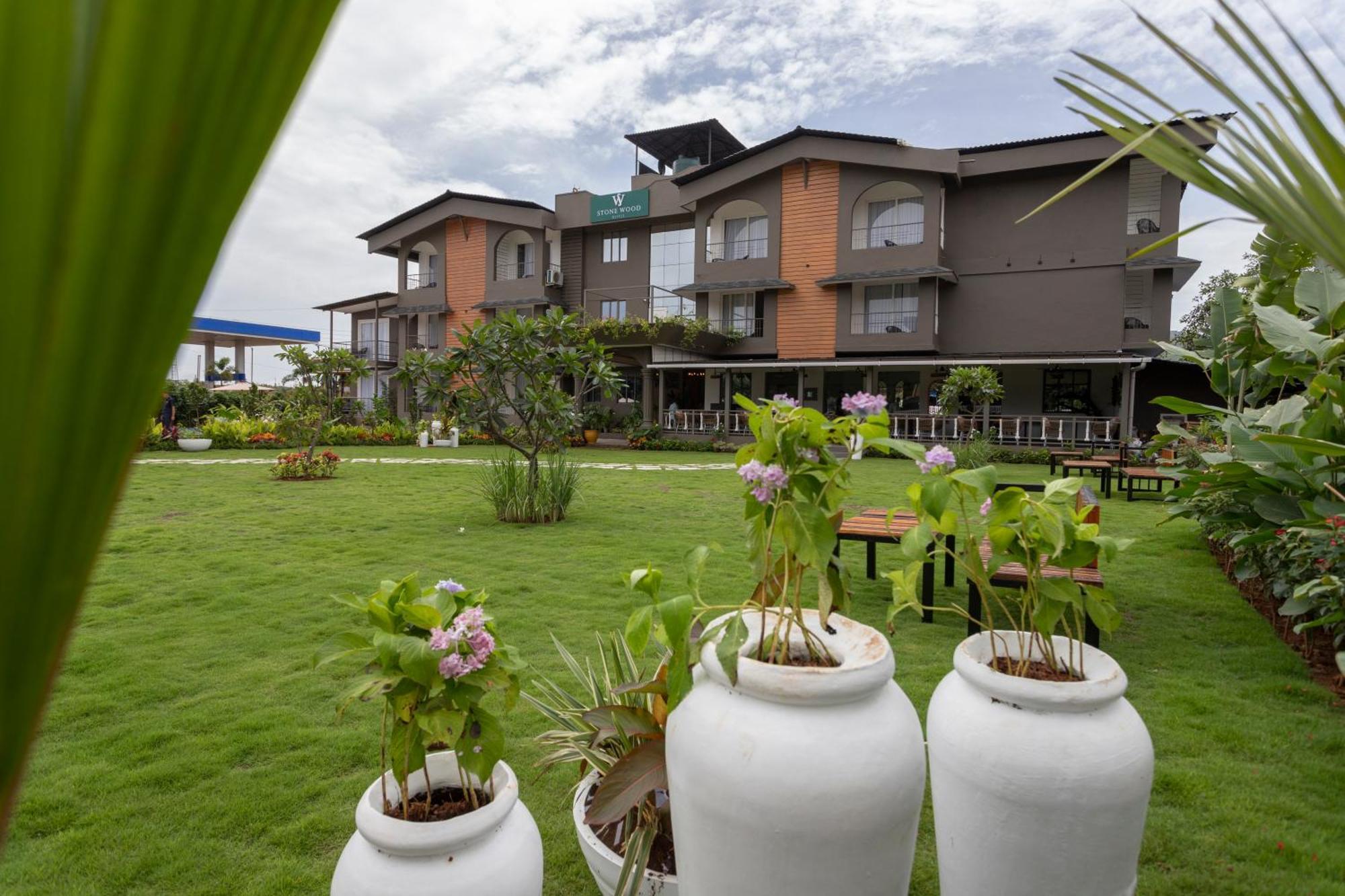 Stone Wood Hotel Amboli Amboli  Zewnętrze zdjęcie